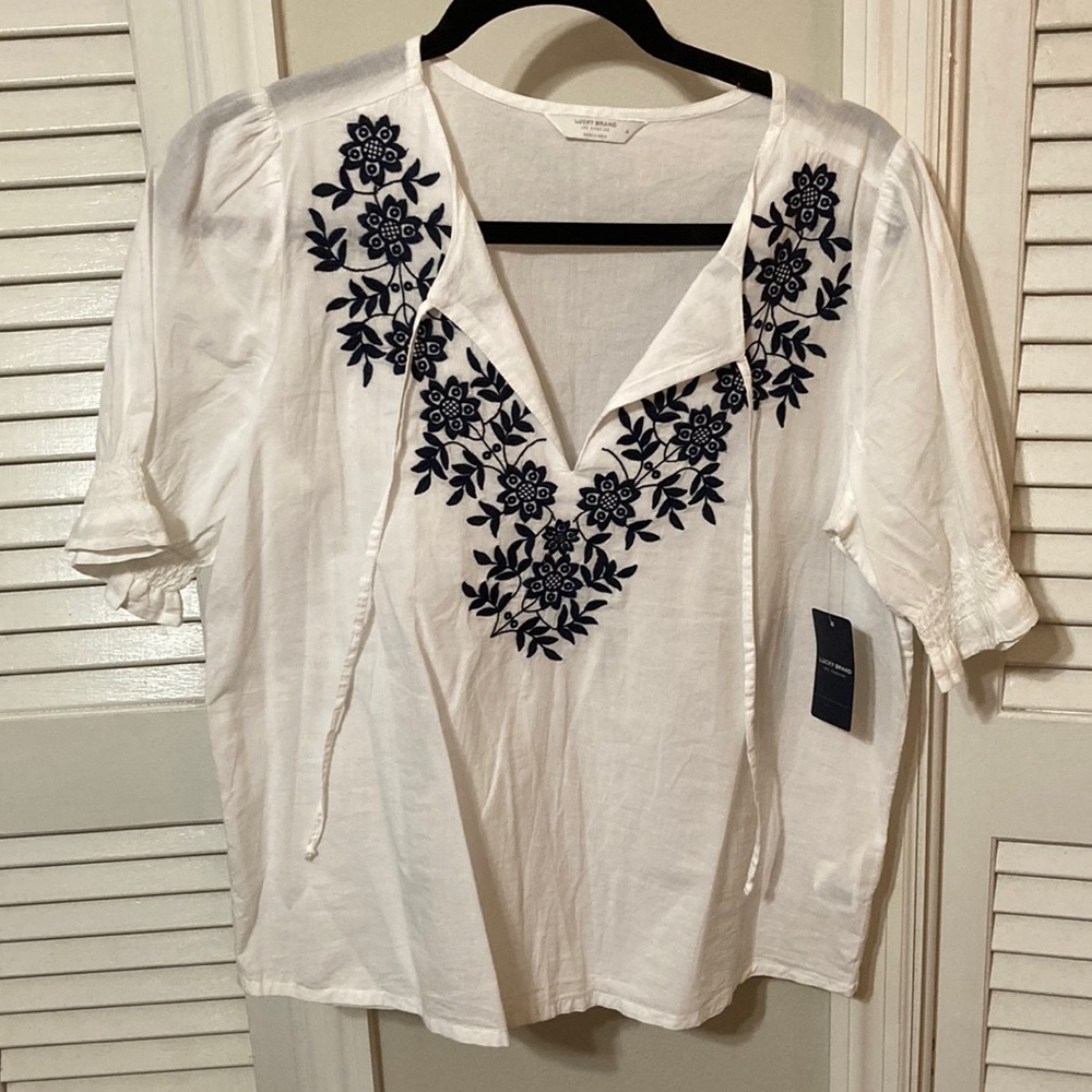 NWT Lucky Brand floral top SZ Medium